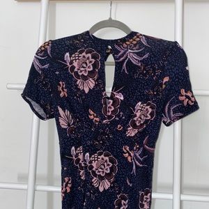 FREE PEOPLE - short relaxed cap sleeve floral top